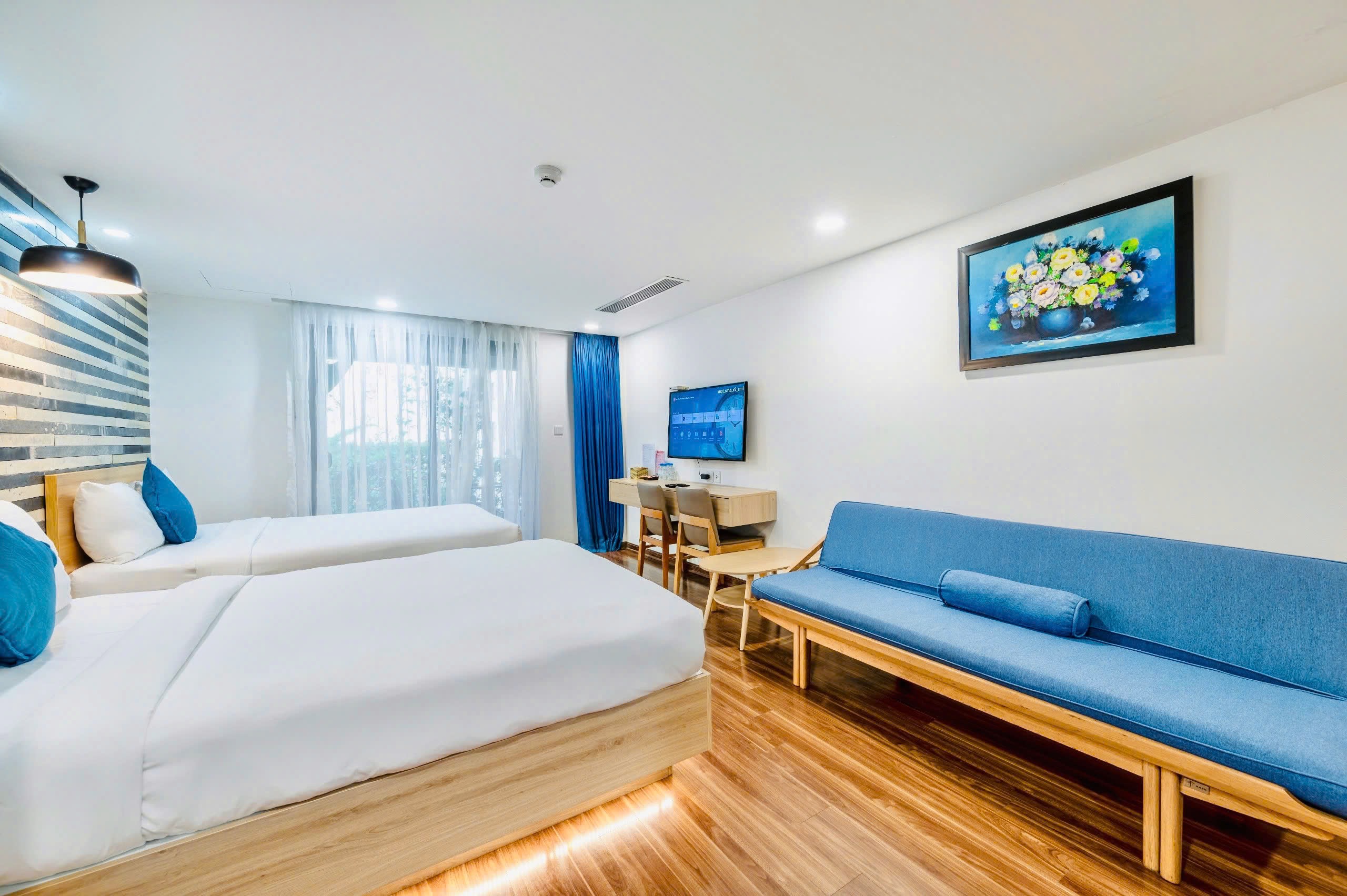 Family room street view