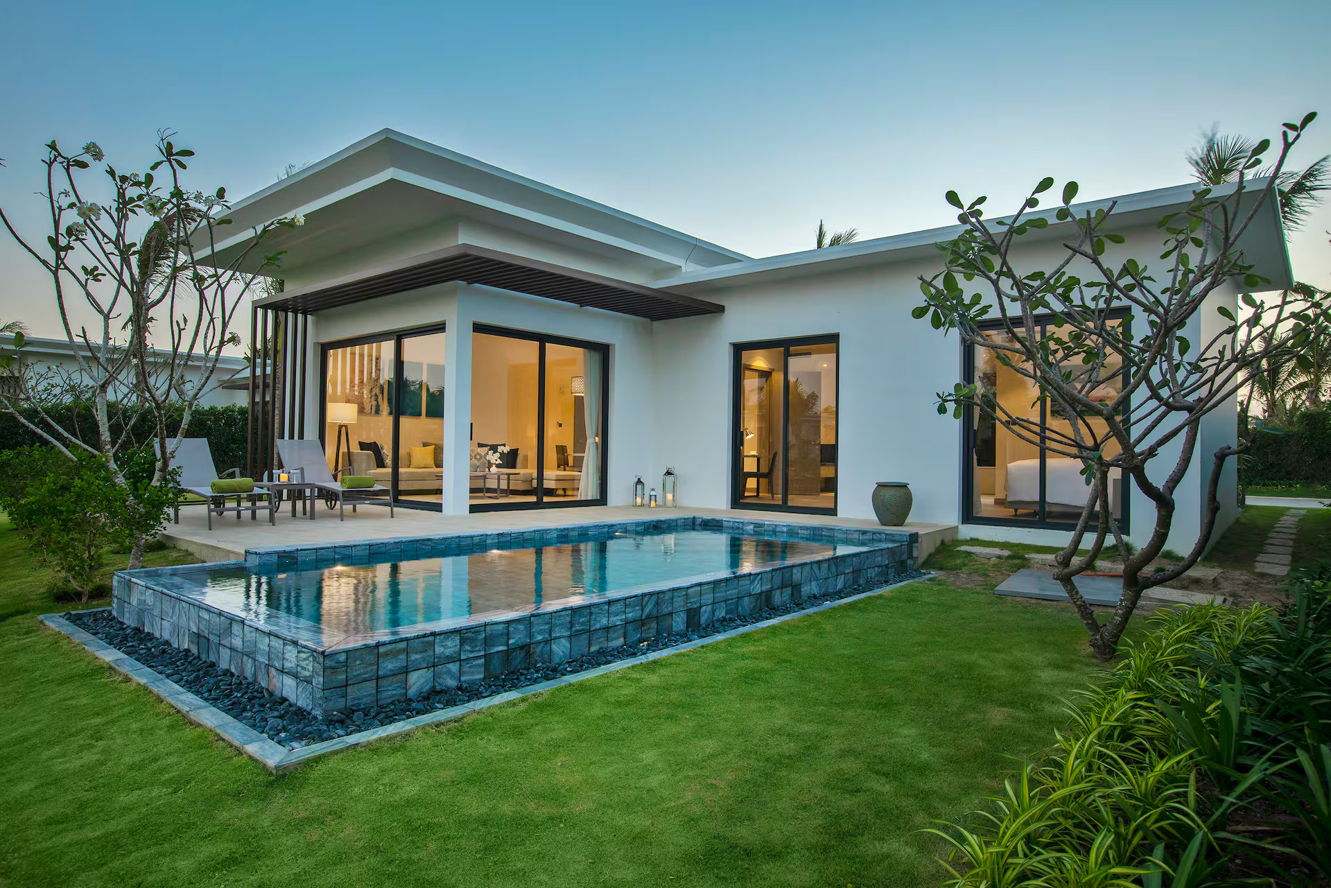 The Level 2-Bedroom Lakefront Pool Villa