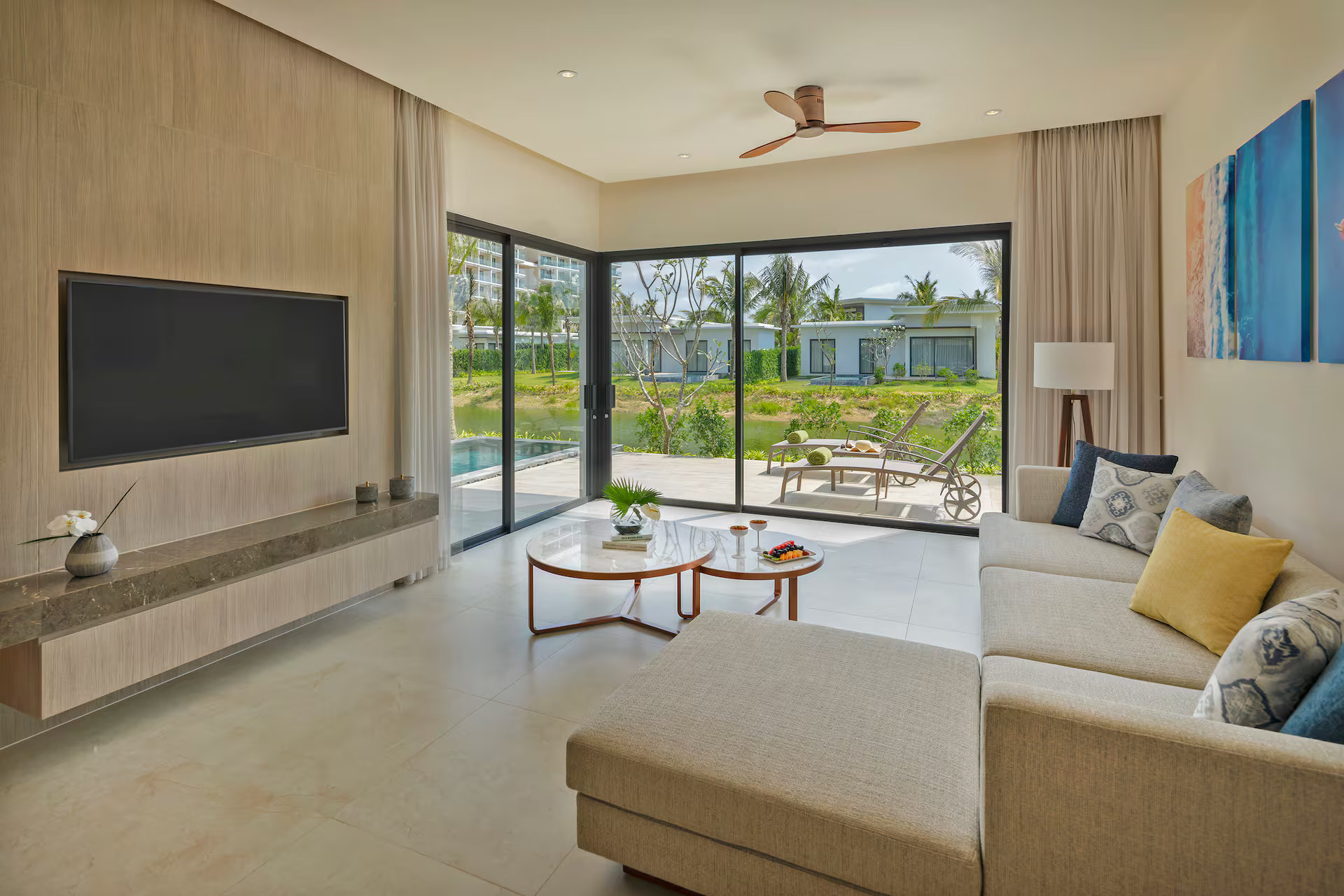 The Level 1-Bedroom Lakefront Pool Villa