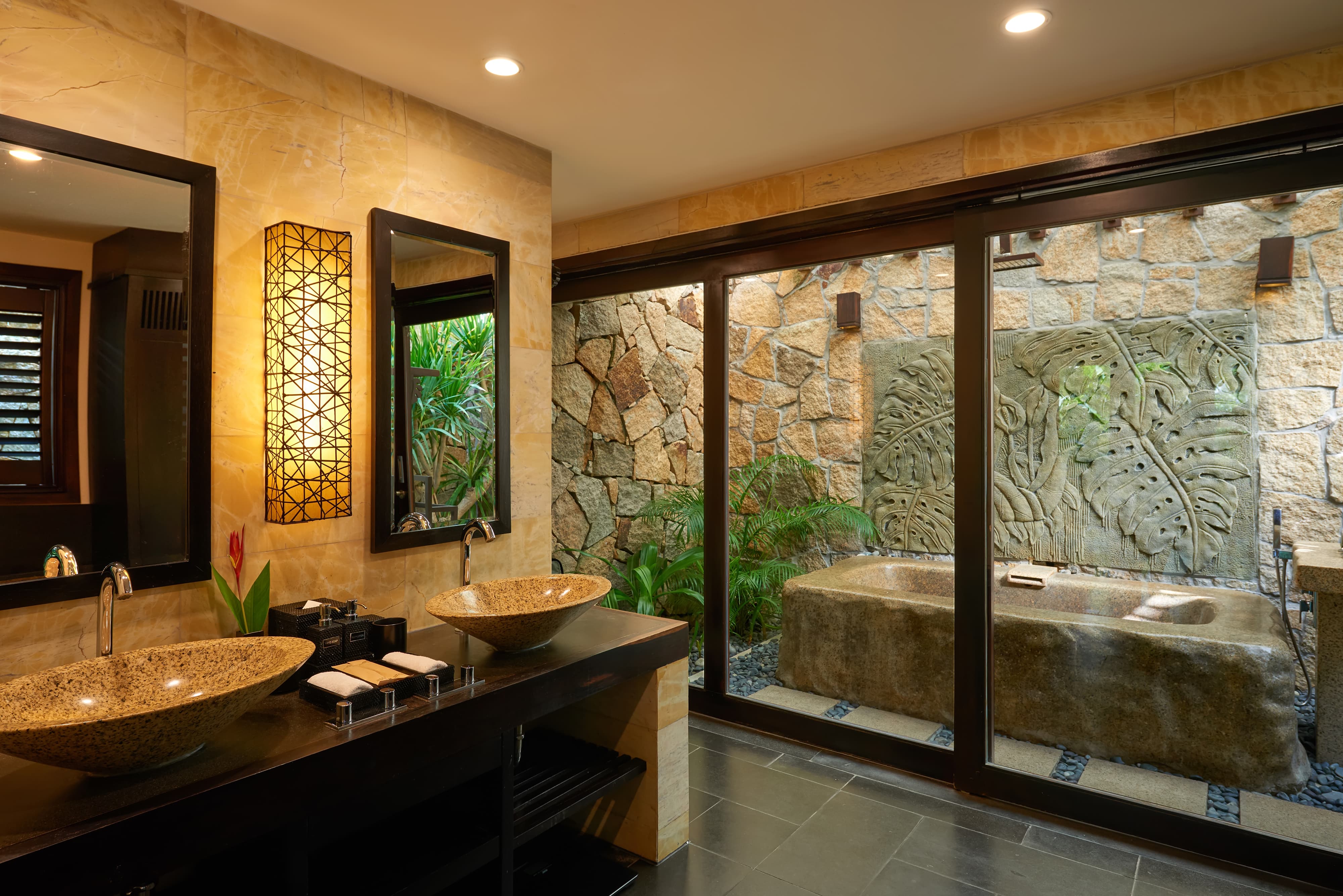 Premier Deluxe King Villa Garden View