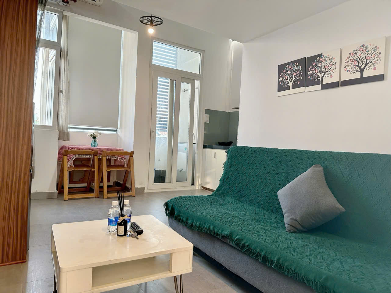 Studio with window_ 312